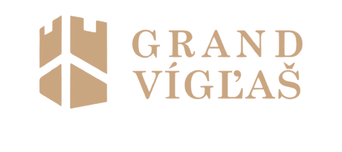 Logo s písmenami „GRAND VIGLIAŠ“ a štýlizovaným znakom v hnedej farbe na bielom pozadí.